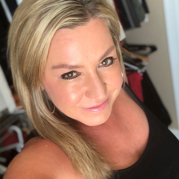 Meet your Posher, Trish - Picture 1 of 1